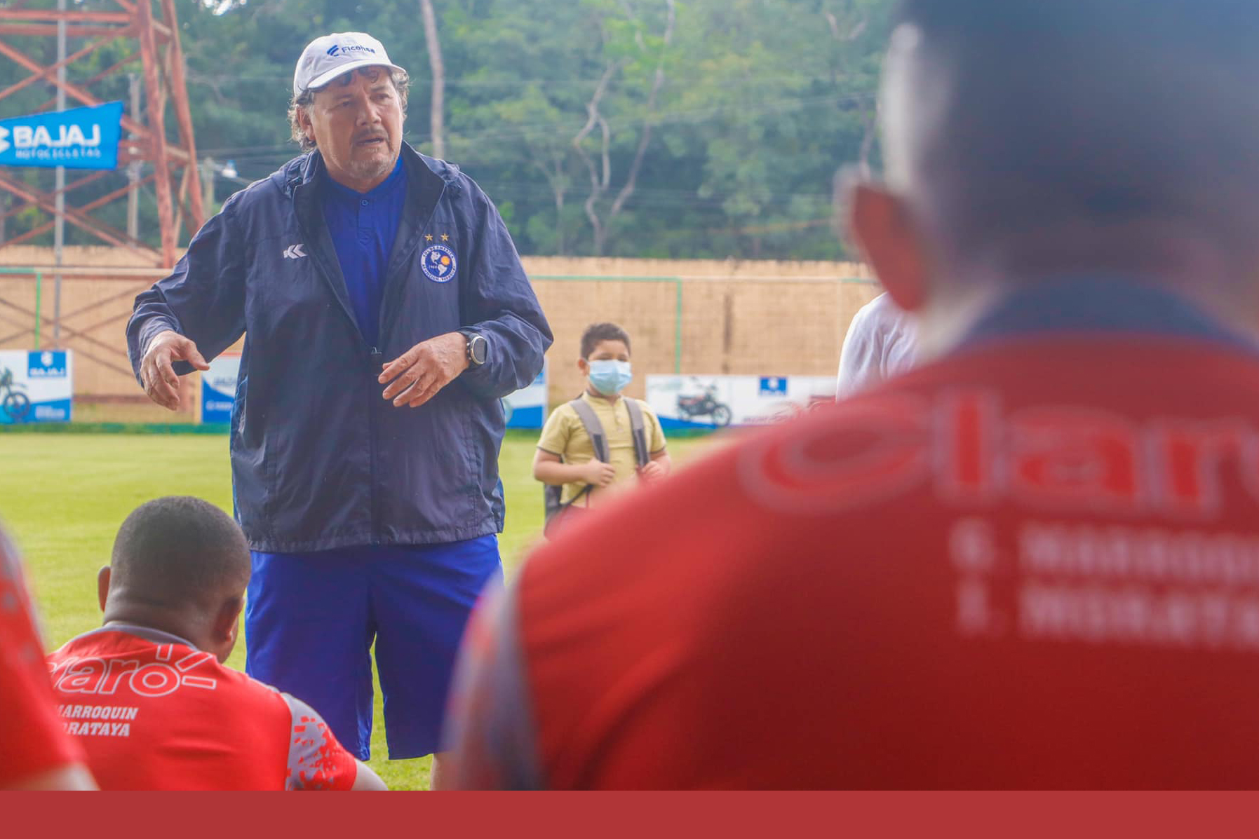 Gustavo Bobadilla asume en la Nueva Concepción y hace un llamado a los jugadores