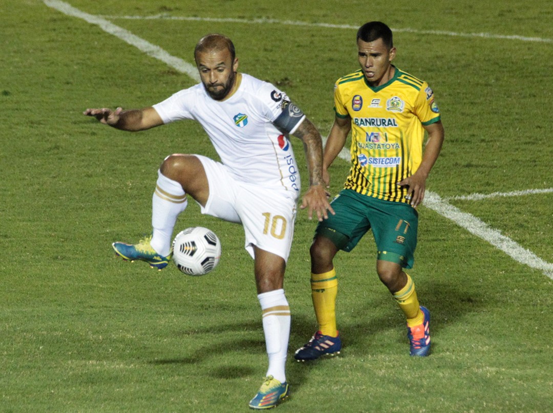 Comunicaciones gana el primer pulso (((VIDEO)))