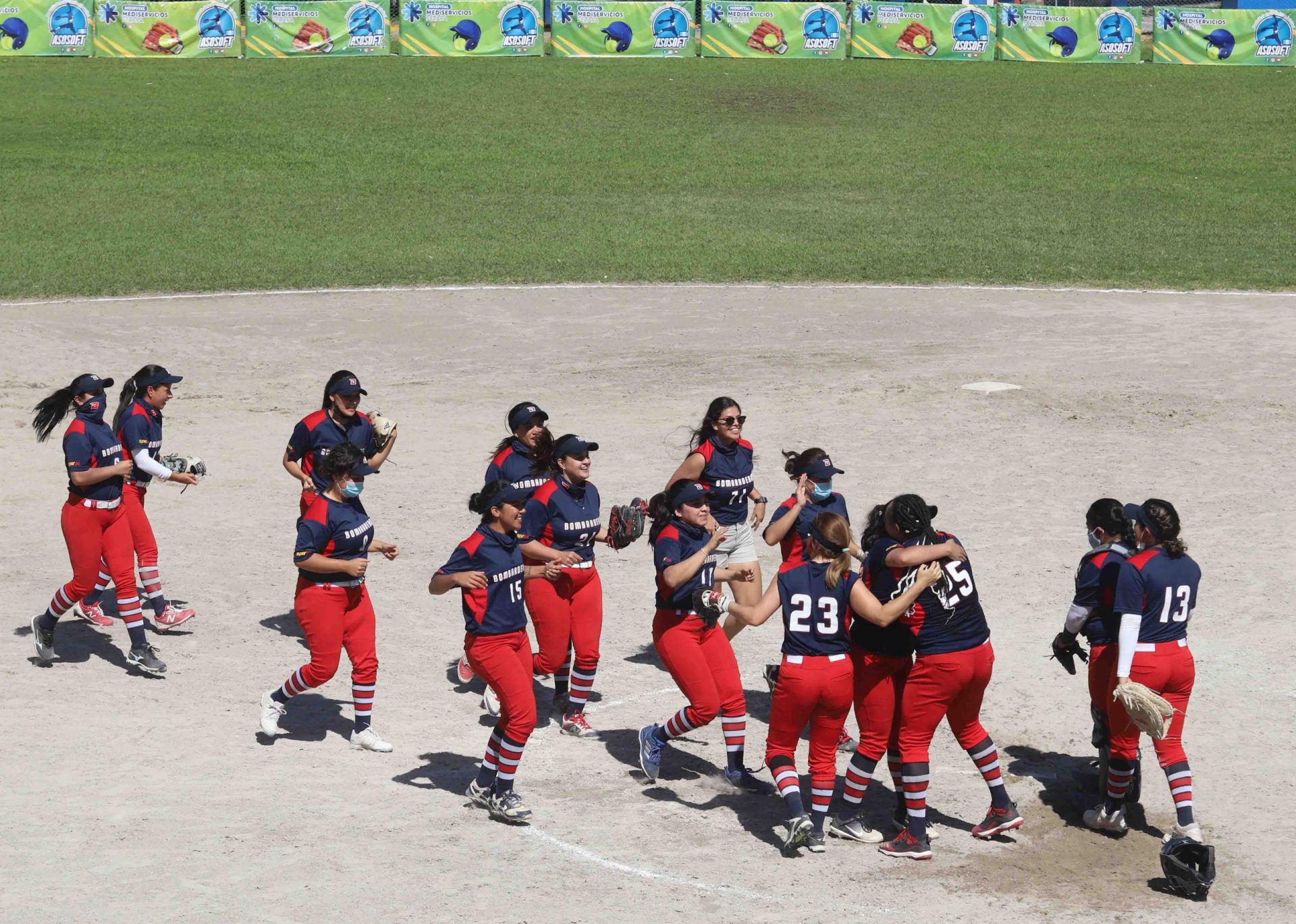 ¡Bombarderas nuevamente gritaron campeonas!