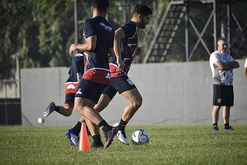 José Carlos Pinto ya entrena con el Tacuary en Paraguay