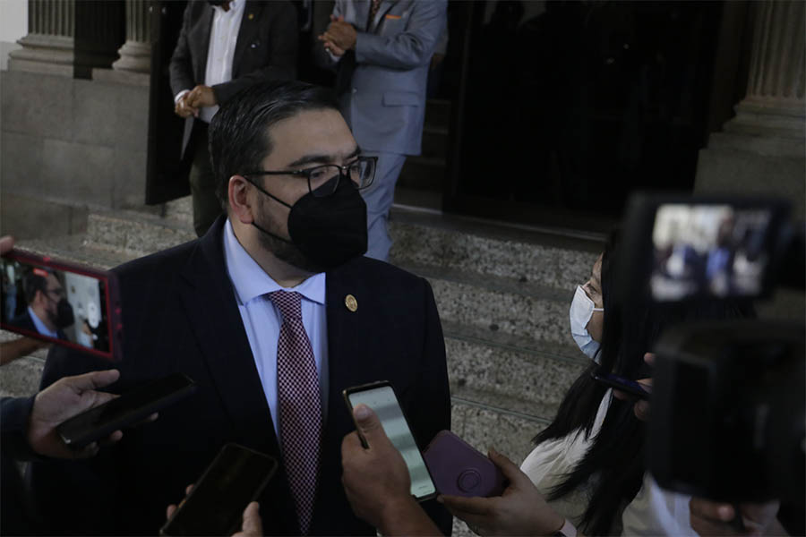 Tendencia al alza en los combustibles, según ministro de Energía y Minas (((Video)))
