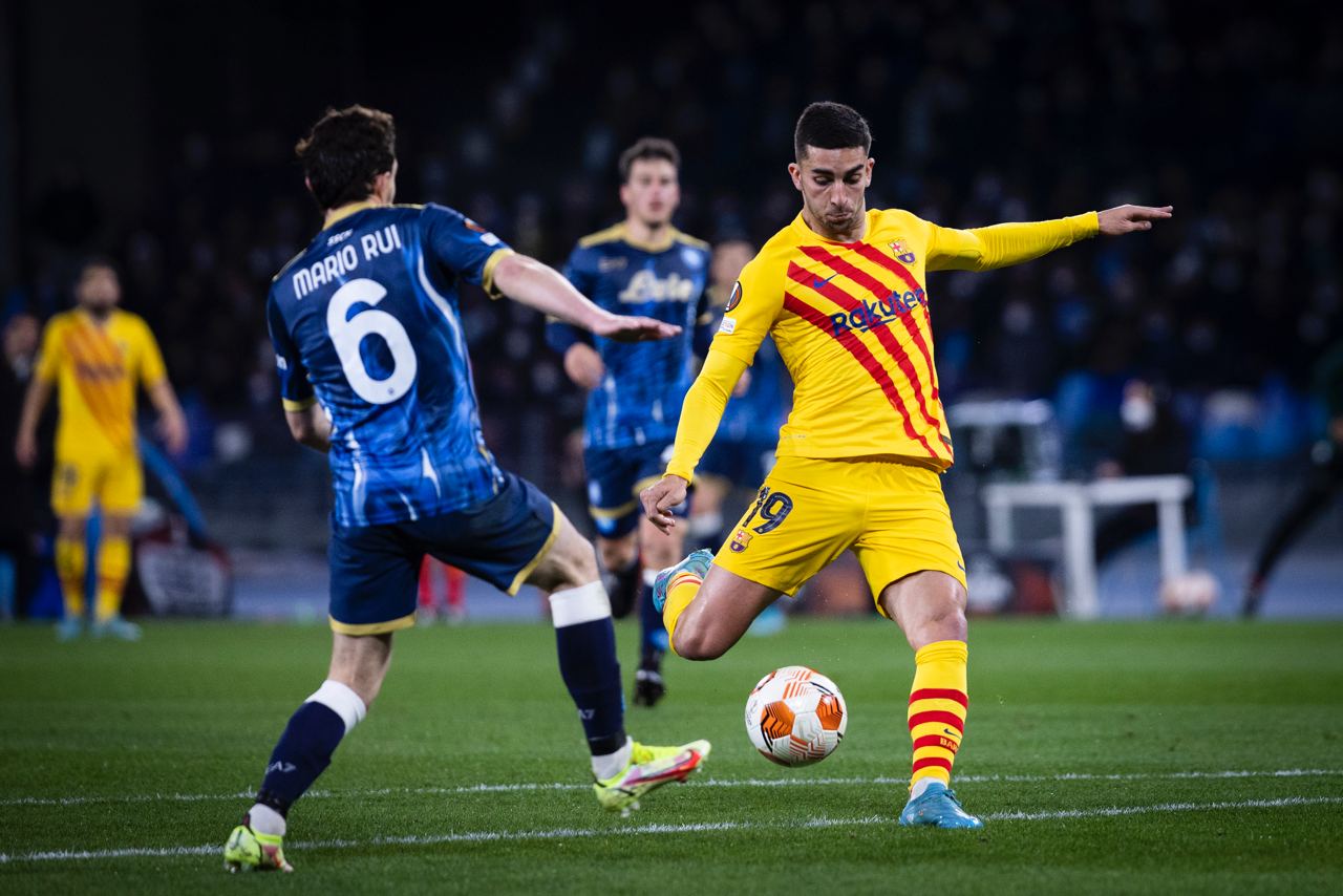 El Barcelona conquista al Napoli en Italia