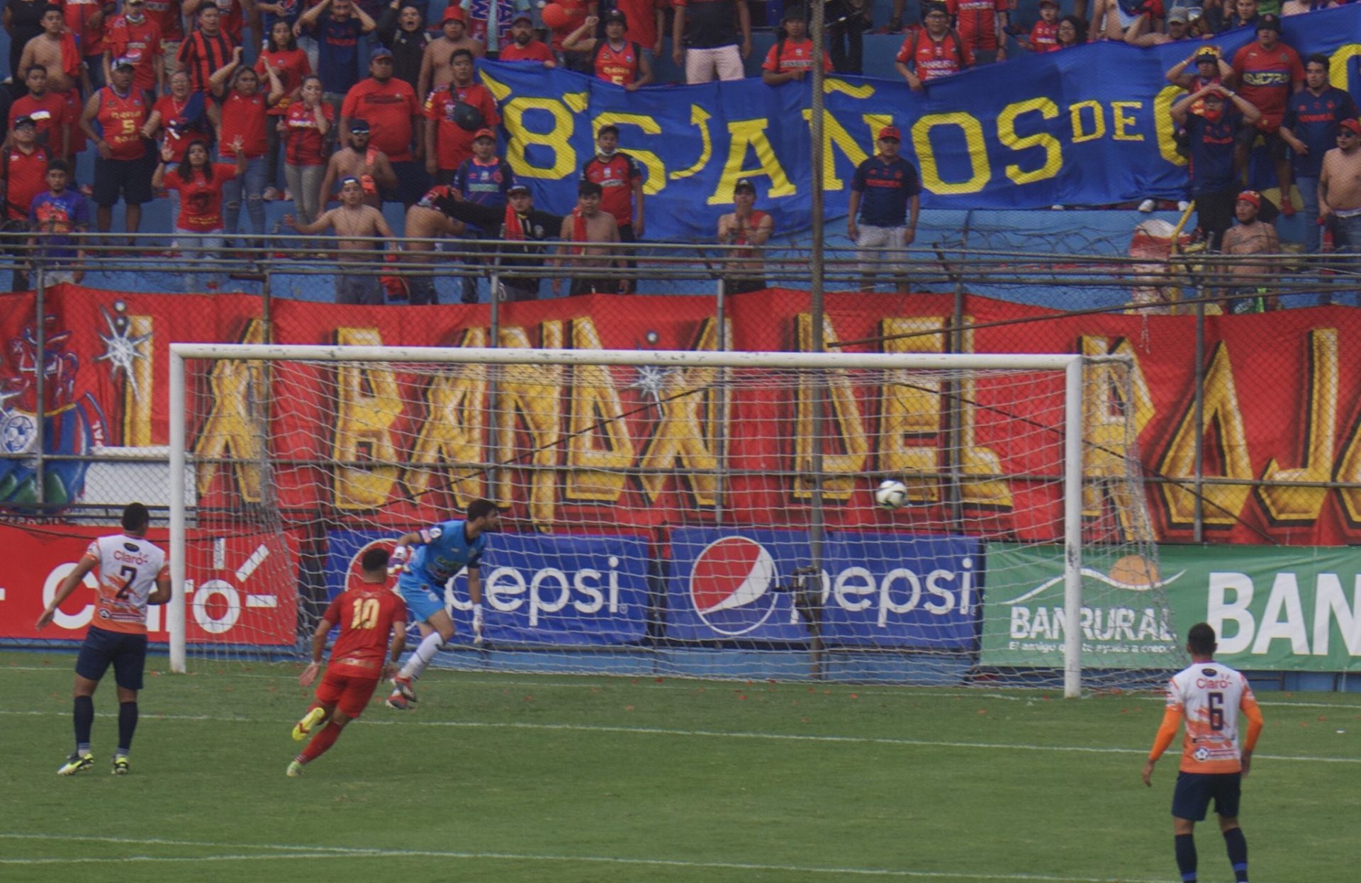 Municipal, primer semifinalista