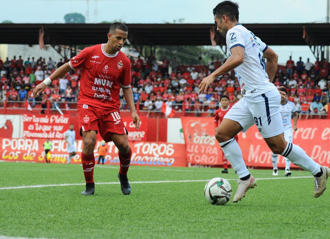 El Campeón sigue en camino a la defensa del título