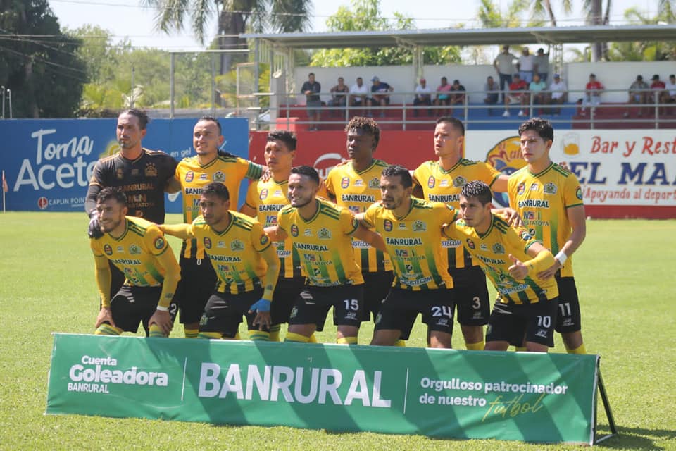 Tres nacionales y tres extranjeros fuera Guastatoya