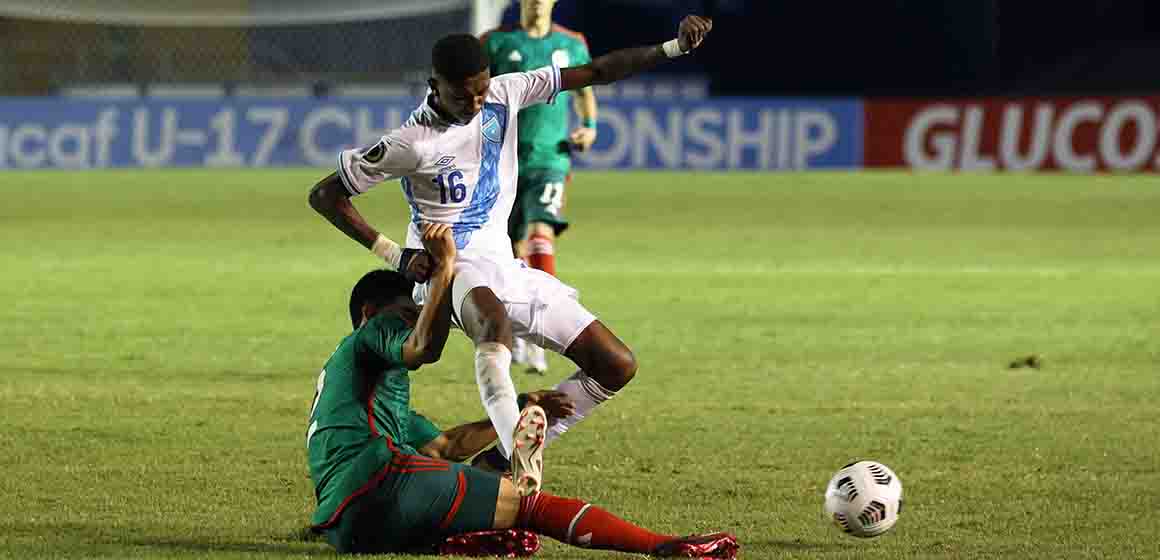 Guatemala cae ante México y complica su clasificación