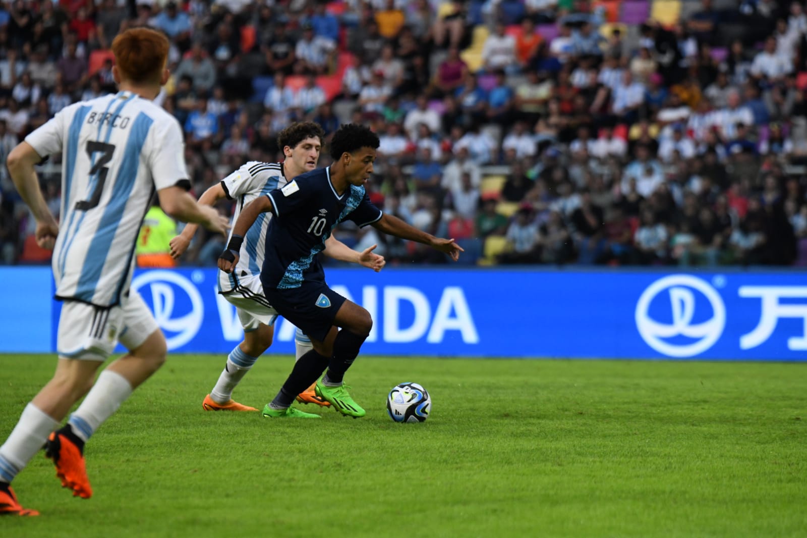 Guatemala cae ante Argentina y compromete su pase a octavos de final