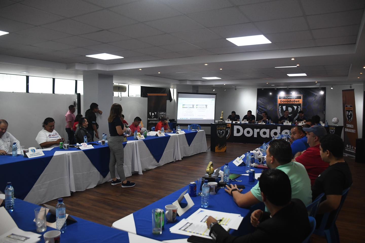 La Primera División reglamente importantes premios para sus equipos