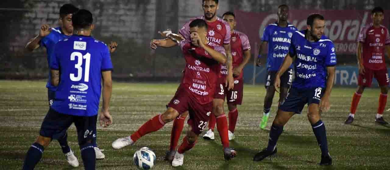 Malacateco tumba al campeón Xelajú MC [VIDEO]