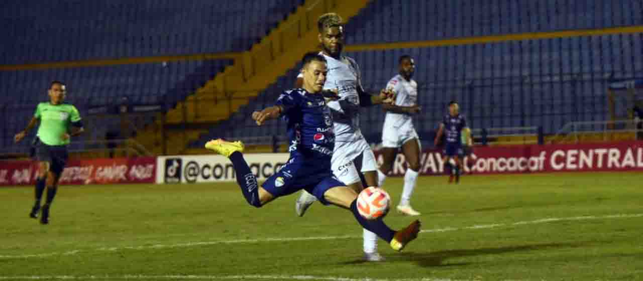 Cobán Imperial cede un empate ante Universitario