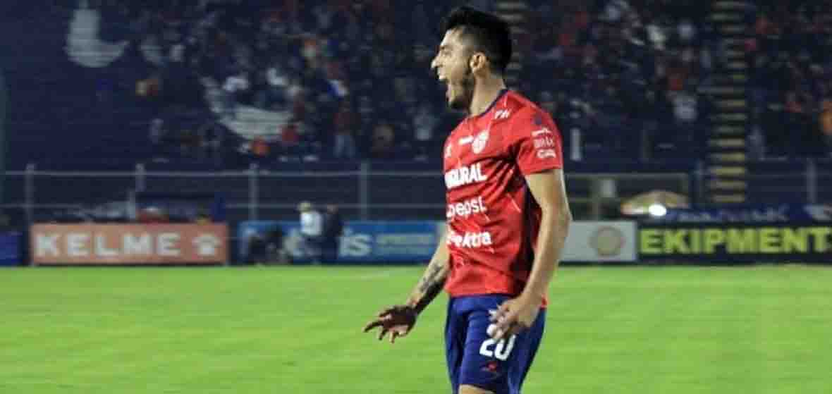 Xelajú la quita el invicto al líder Malacateco