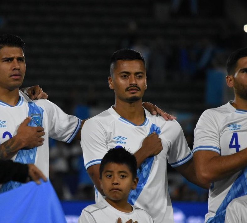 Luis Fernando Tena sorprende con dos nuevos legionarios en la convocatoria