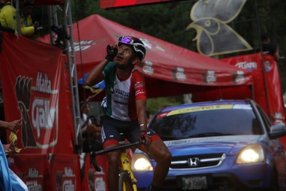 Torres gana en la Antigua; Toc, virtual ganador de la Vuelta a Guatemala