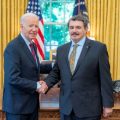 Embajador guatemalteco presenta credenciales a Presidente de Estados Unidos