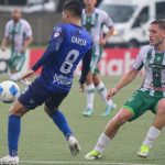 Guatemalteco William Cardoza es presentado en equipo de Grecia