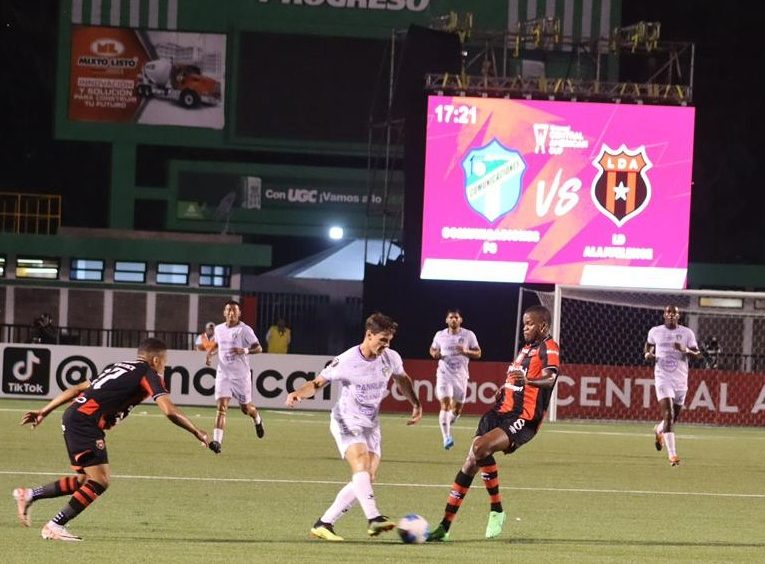 Comunicaciones se deja remontar ante Alajuelense y tiene cuesta arriba la serie