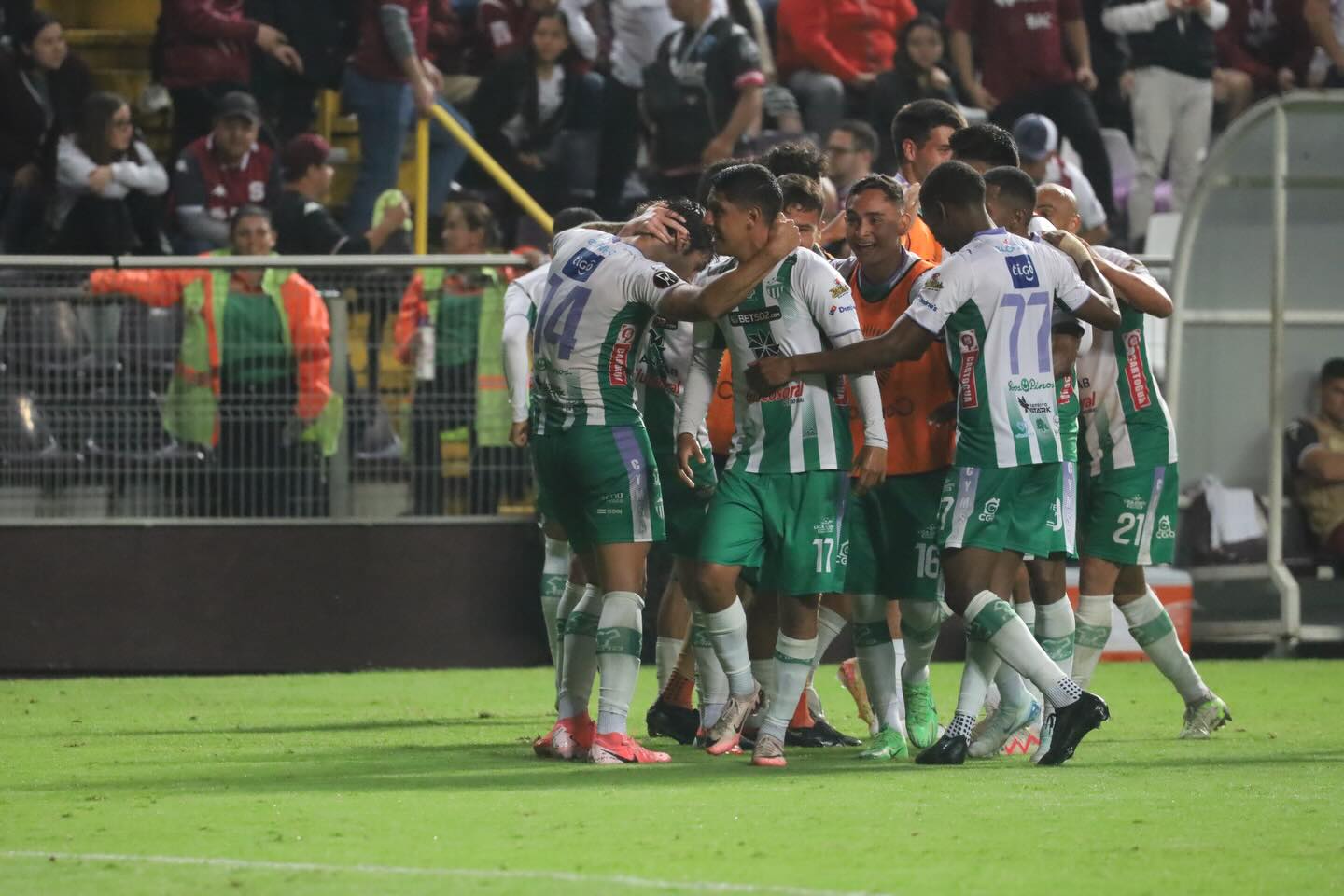 La prensa tica cataloga de “fracaso y humillación” la derrota de Saprissa ante Antigua