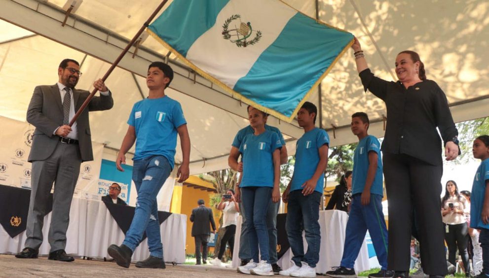 Atletas guatemaltecos juran para competir en los CODICADER para estudiantes con discapacidad