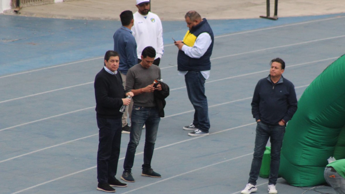 Luis Fernando Tena observa nuevos talentos para la Selección mayor