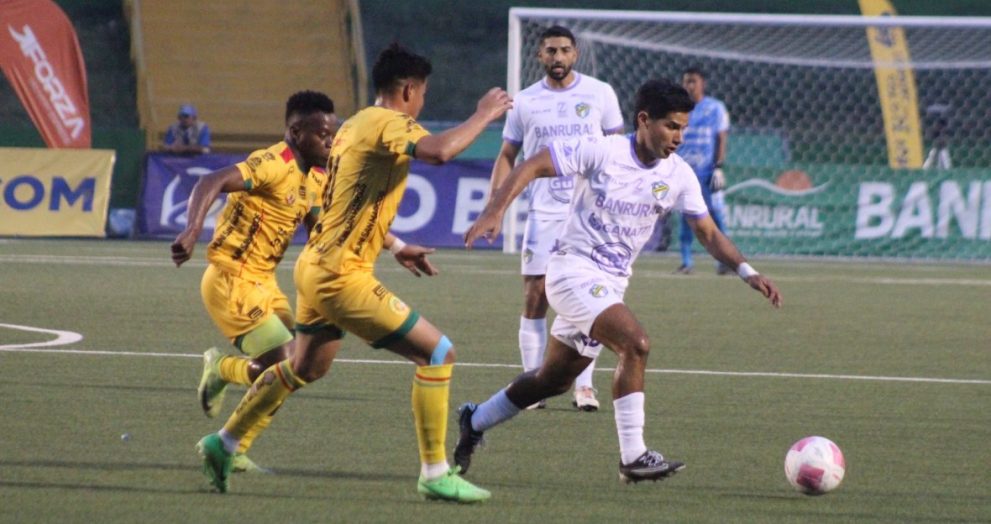 El descendido Marquense elimina a Comunicaciones