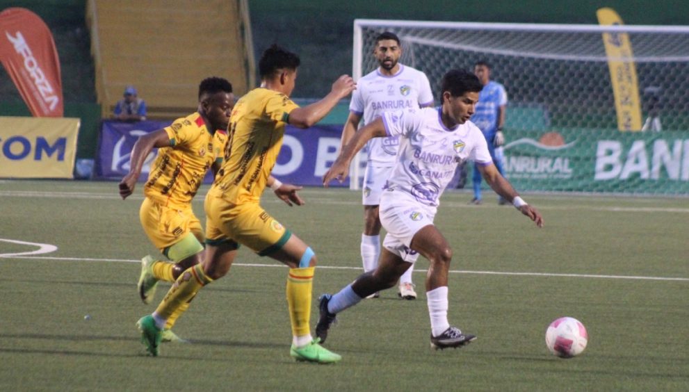 El descendido Marquense elimina a Comunicaciones