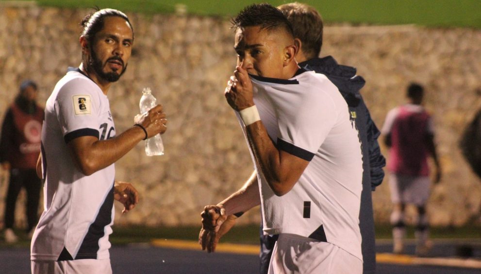 Oscar Santis guía a Guatemala a la fase final de la Eliminatoria al Mundial