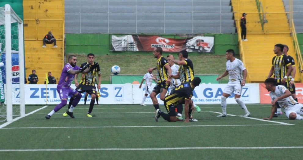 Aurora FC vence a Comunicaciones y asciende al segundo lugar del Apertura 2025