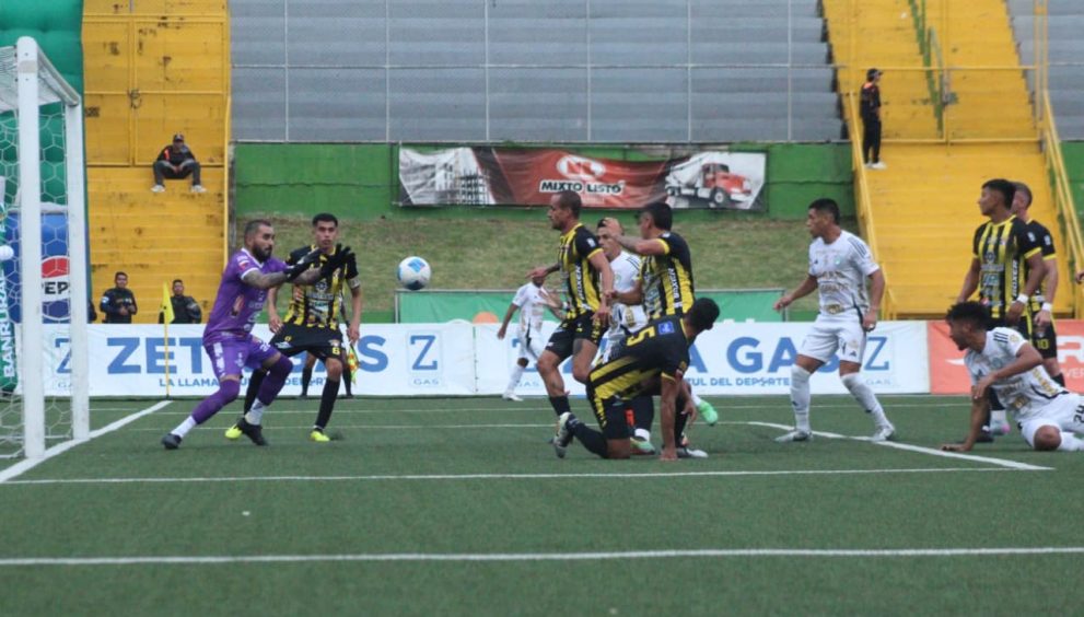 Aurora FC vence a Comunicaciones y asciende al segundo lugar del Apertura 2025