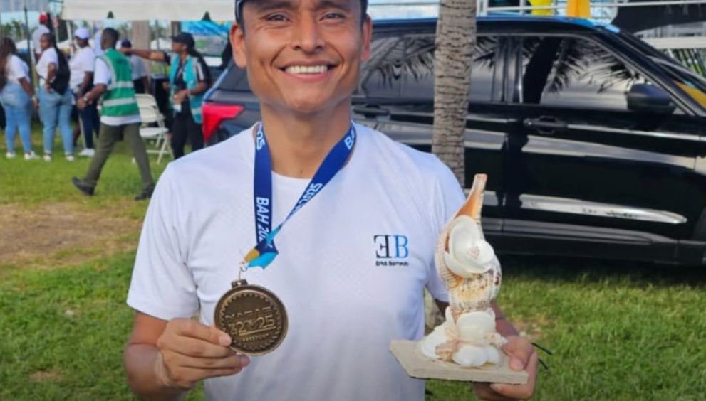 Erick Barrondo gana medalla de oro en Bahamas