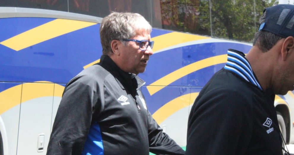 Selección de El Salvador llega a Guatemala bajo la dirección de Hernán Darío Gómez