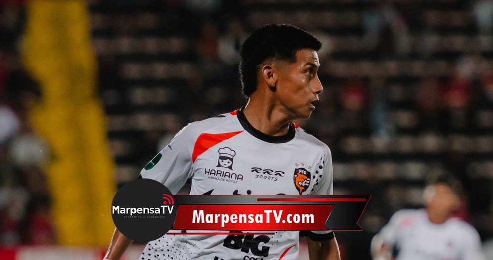 Nelson Andrade destaca en el fútbol de Costa Rica