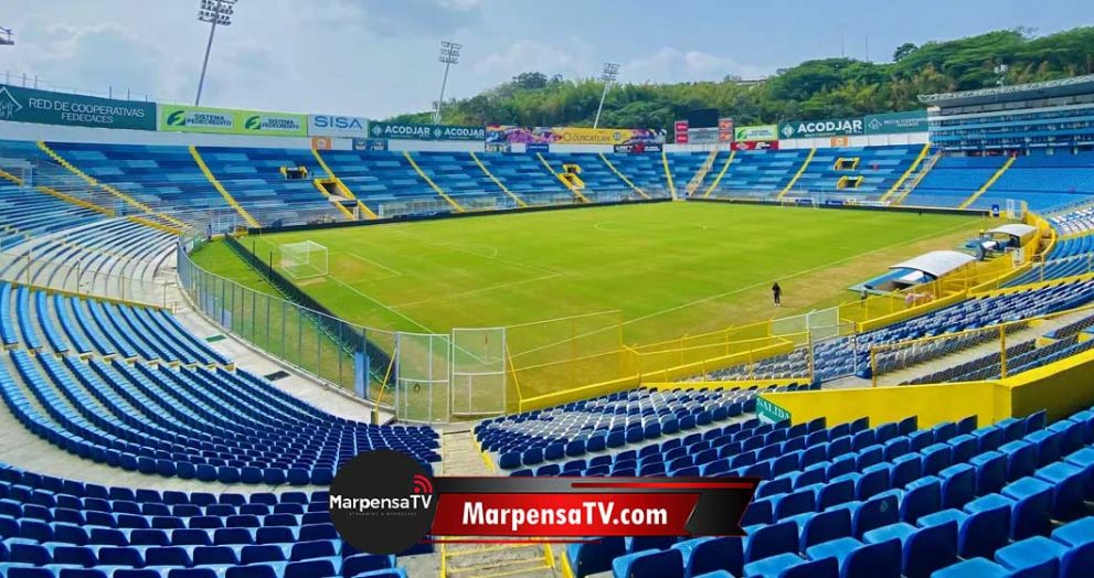 FIFA sanciona a El Salvador por actos de racismo en el partido ante Surinam