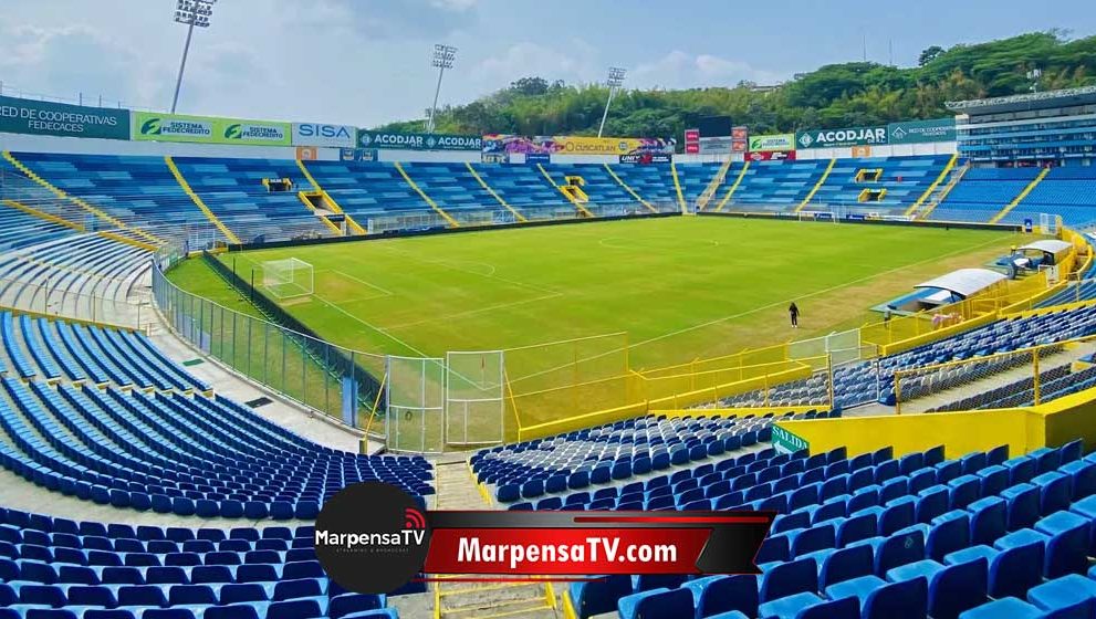 FIFA sanciona a El Salvador por actos de racismo en el partido ante Surinam