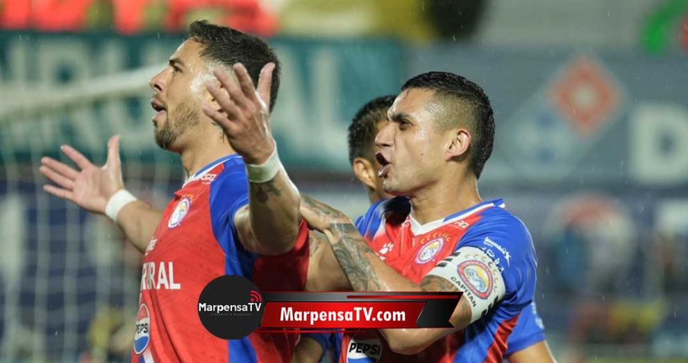 Xelajú MC golea a Comunicaciones y agudiza la crisis