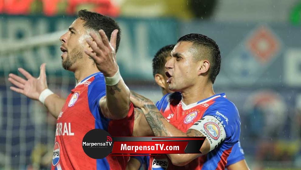 Xelajú MC golea a Comunicaciones y agudiza la crisis