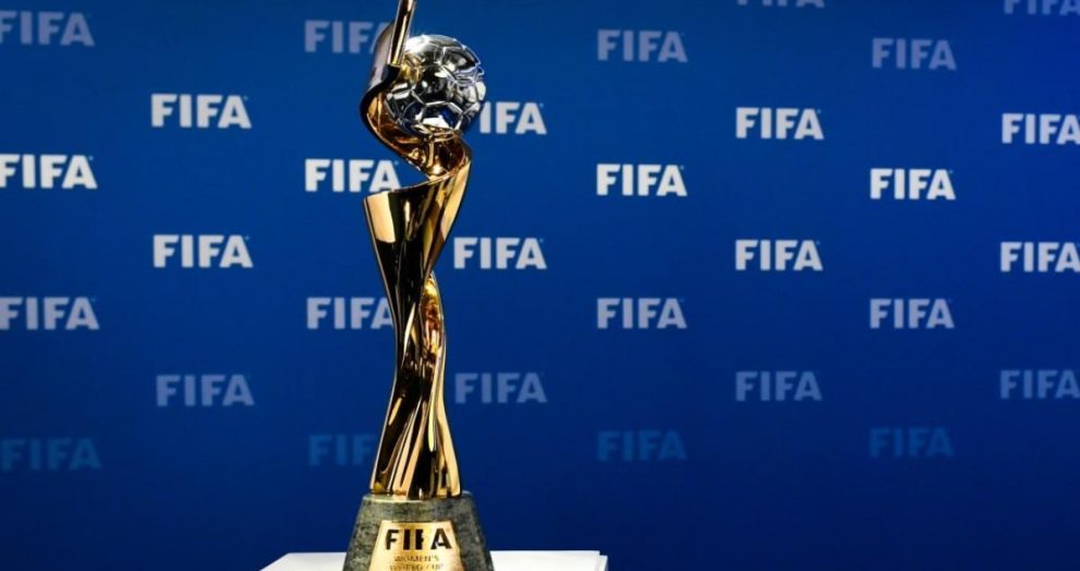 La FIFA recibió oficialmente los expedientes de candidatura para las Copas Mundiales Femeninas de 2031 y 2035, destacando dos propuestas conjuntas que reúnen a varios países.