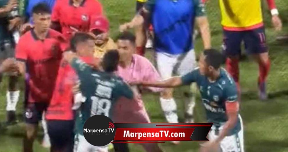 Sancionan a futbolistas de Municipal y Antigua por riña