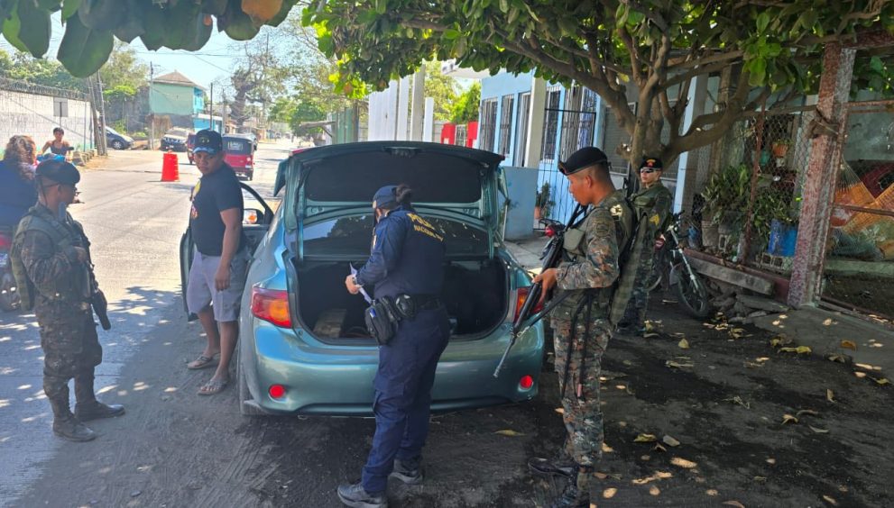 Guatemala decreta estado de sitio por 30 días tras ataques de pandillas