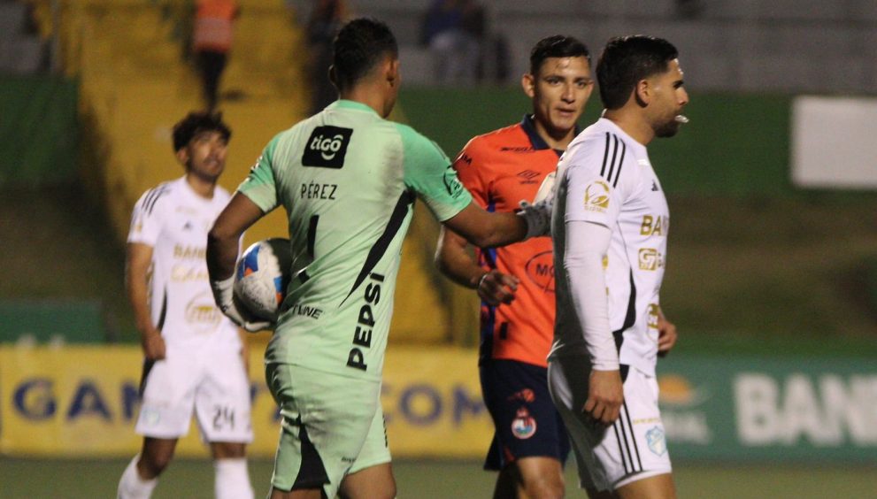 VIDEO | Comunicaciones gana el clásico y toma un envión anímico importante