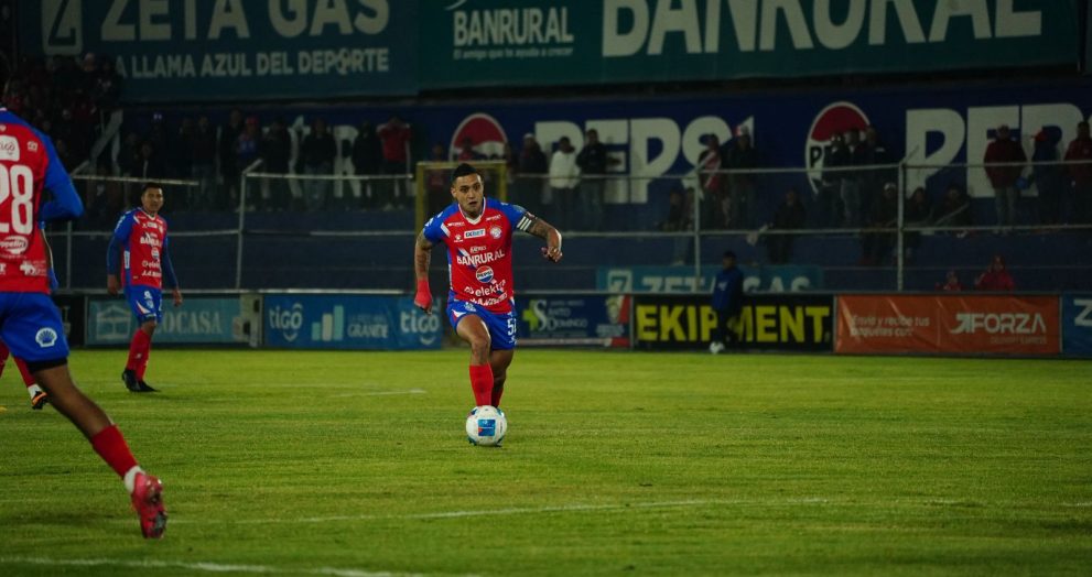 Xelajú MC da una mala noticia sobre Jorge Aparicio