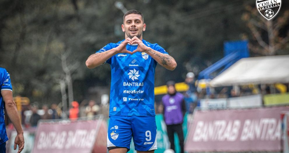 Cobán vuelve a la victoria y recupera el liderato