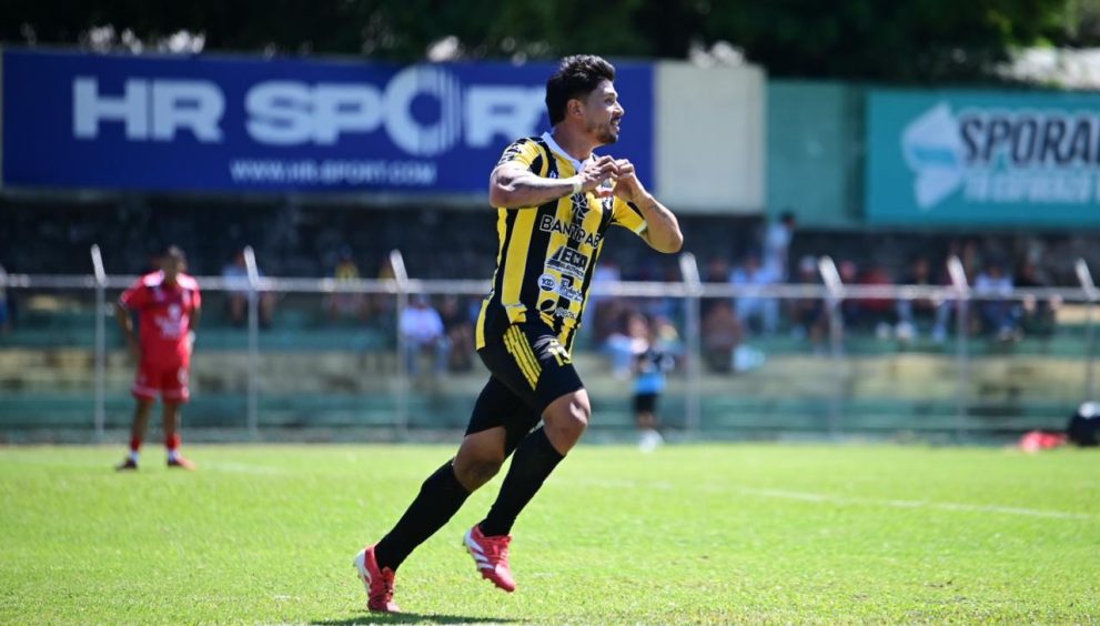 Aurora despierta: primera victoria y golpe a Malacateco