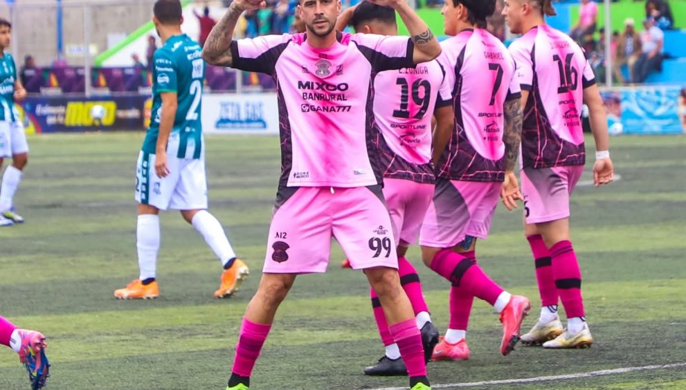 Nicolás Martínez guía a Mixco a una importante victoria sobre Antigua GFC