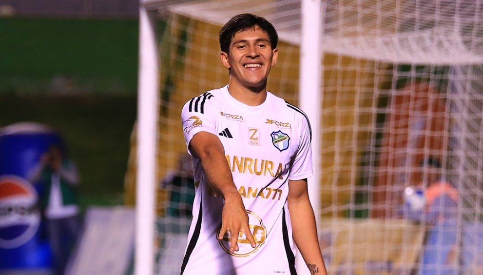 Comunicaciones toma el liderato; jornada 11 deja sorpresas y un técnico fuera