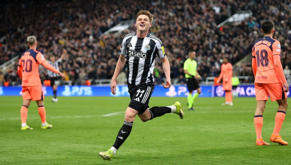Newcastle y Barcelona empatan 1-1 en la ida de octavos de final