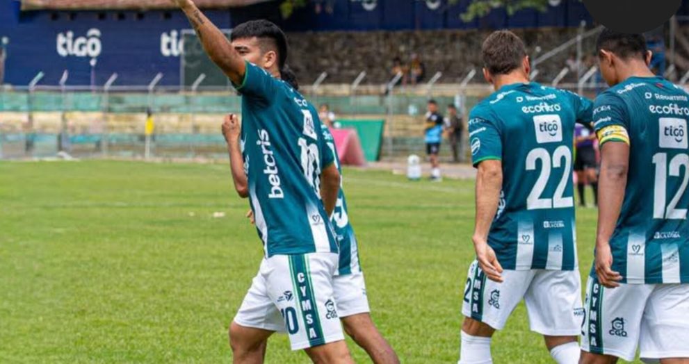 Antigua gana a fuerza de coraje y calidad en el campo de Aurora FC