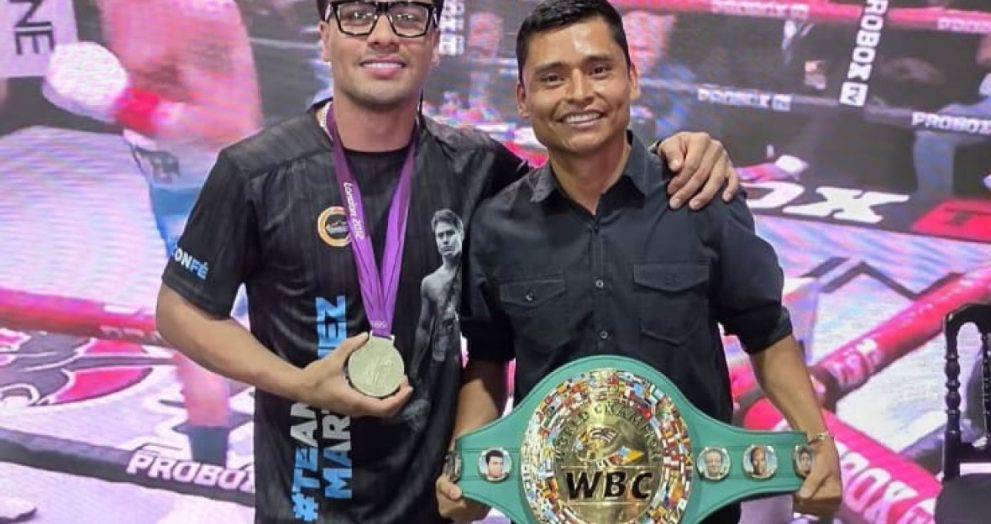 Lester Martínez y Erick Barrondo intercambian históricas preseas