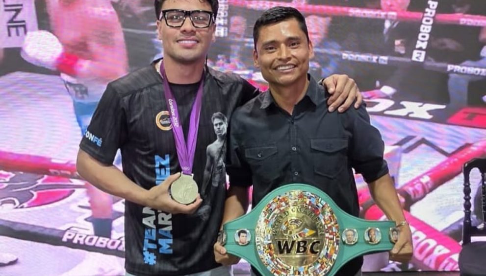 Lester Martínez y Erick Barrondo intercambian históricas preseas