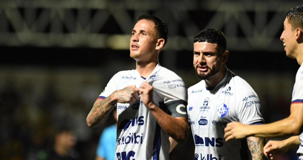 El guatemalteco Marcelo Hernández, de 20 años, marca su debut en Costa Rica