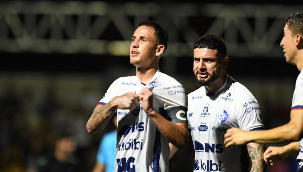 El guatemalteco Marcelo Hernández, de 20 años, marca su debut en Costa Rica